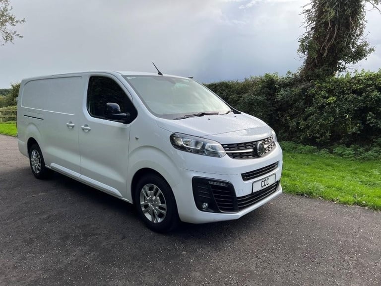 November 2022 Vauxhall November 2022 Vauxhall Vivaro 1.5 2900 Sportive (100) L2H