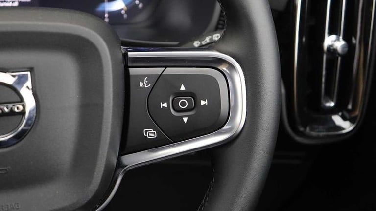 2025 Volvo XC40 Black Edition Ultra B3 Mild hybrid Petrol Automatic SUV Hybrid Automatic