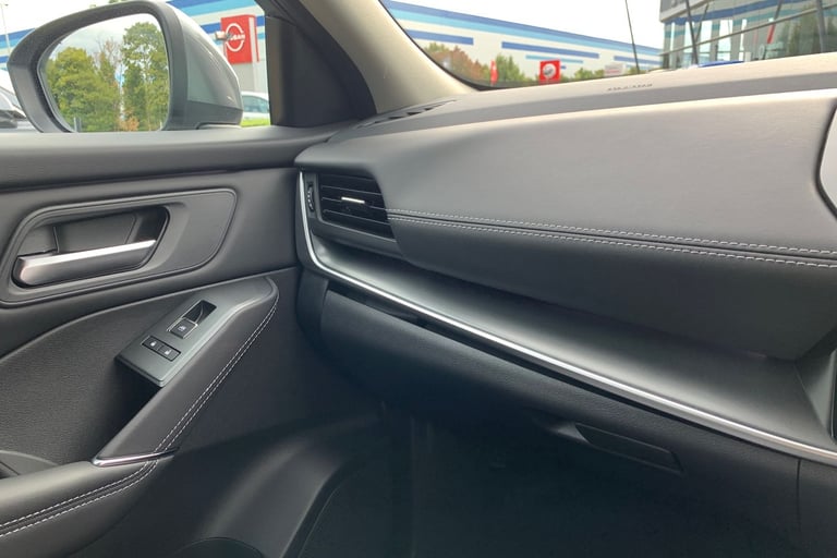 2025 Nissan Qashqai 1.5 E-Power N-Connecta [Glass Roof] 5dr Auto Hatchback Hybrid Automatic