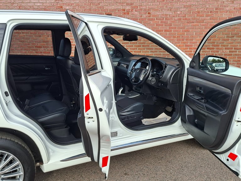 2021 21 Mitsubishi Outlander 2.4 PHEV Dynamic CVT Auto 4WD. 13.8kWh. 1 Owner.