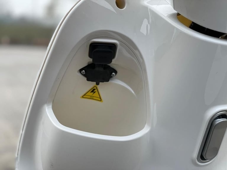 Full Electric Scooter MGB G1 50cc equivalent