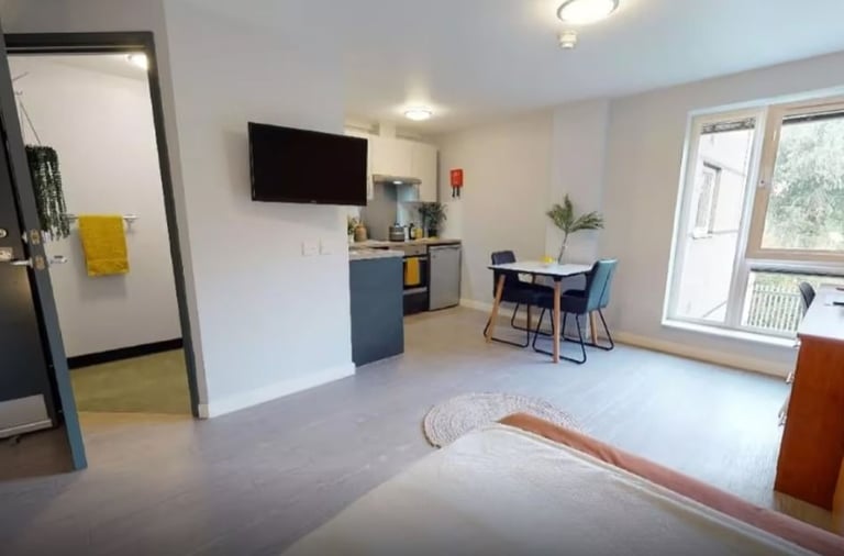 IQ Accomodation - 188/weeks - Fully Furnished - All bills included - LAST INDEPENDANT STUDIO