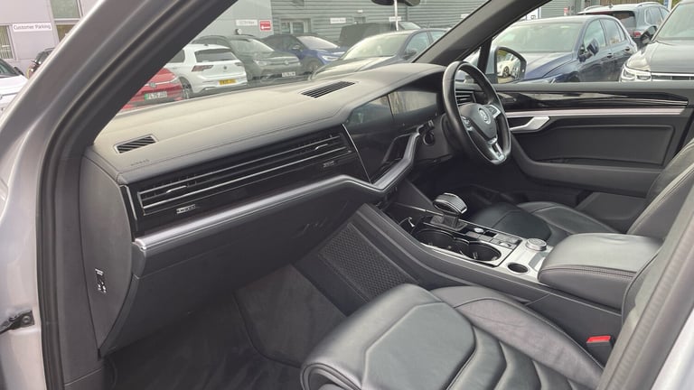 2018 Volkswagen Touareg 3.0 V6 TDI 4Motion R-Line Tech 5dr Tip Auto Diesel Estate Estate Diesel A...