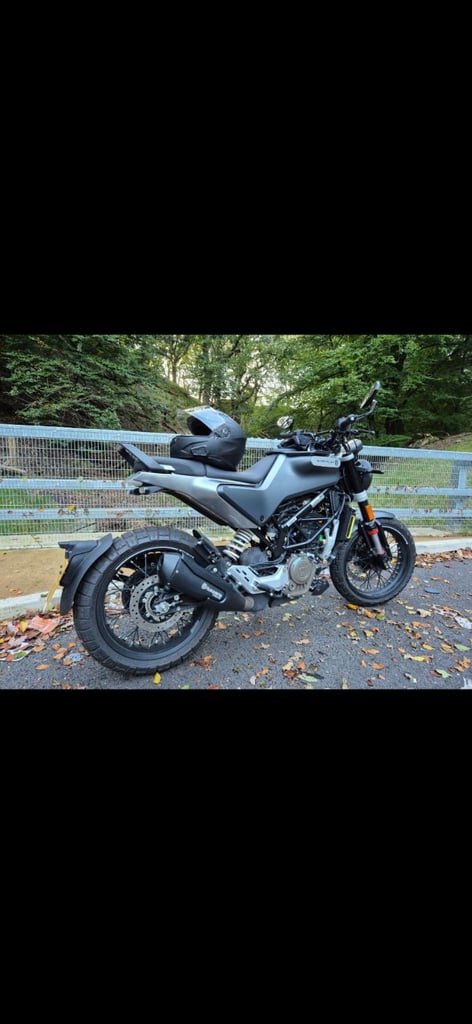 Husqvarna, SVARTPILEN, 2022, 125 (cc)