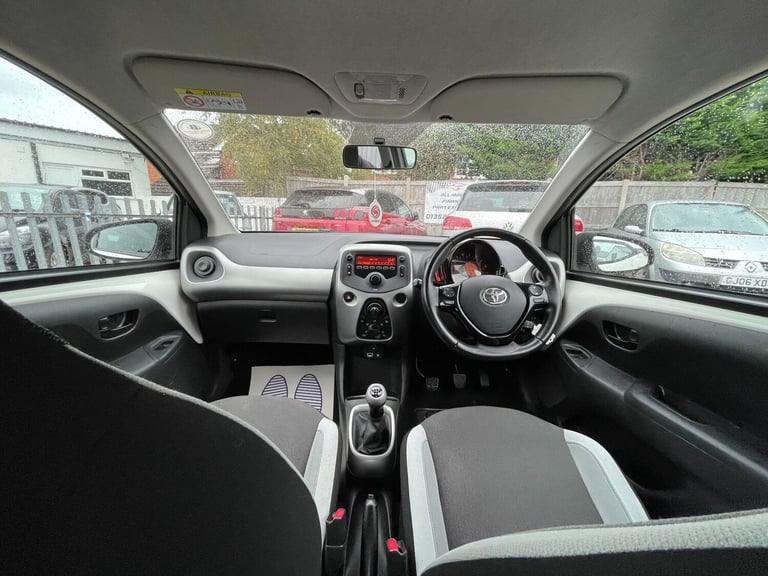  Toyota AYGO 1.0 VVT-i x-play Euro 5 5dr Euro 5 Petrol Manual