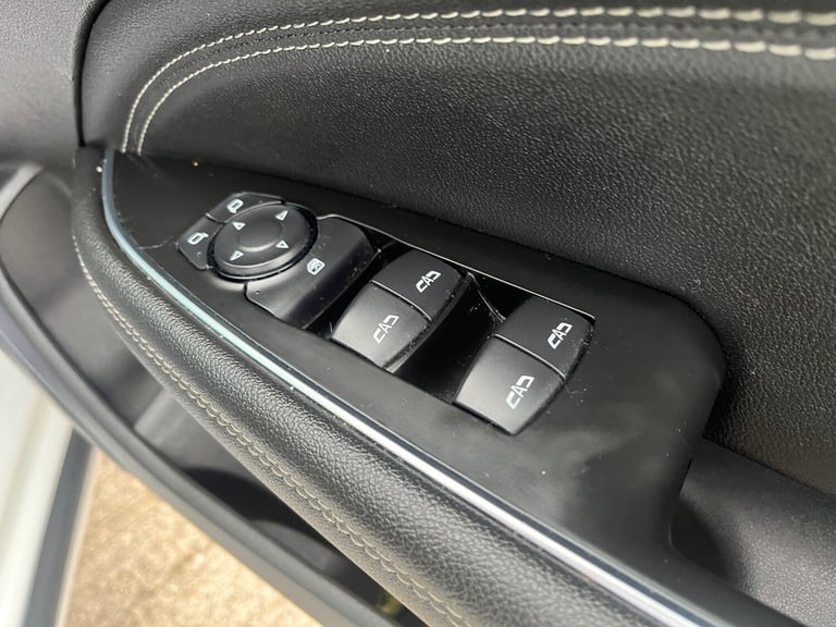 2018 Vauxhall Insignia 2.0 Turbo D BlueInjection SRi Nav Sports Tourer Euro 6 (s/s) 5dr ESTATE Di...