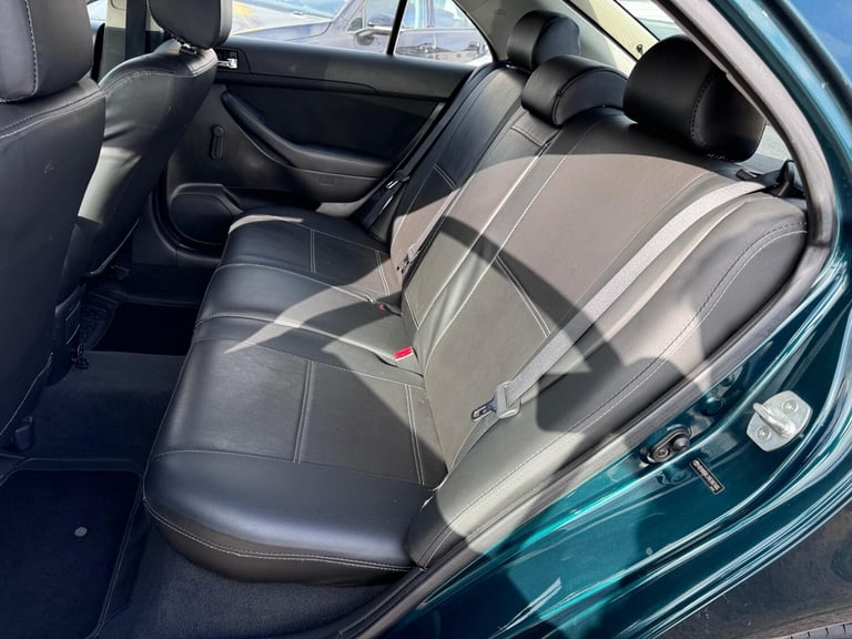 2003 Toyota Avensis T3-s Semi-auto Hatchback Petrol Automatic