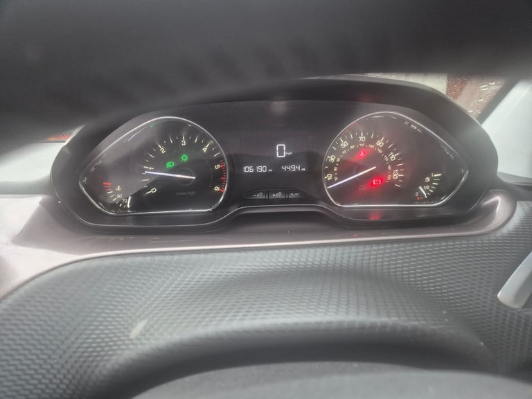 Peugeot, 2008, Hatchback, 2014, Manual, 1560 (cc), 5 doors