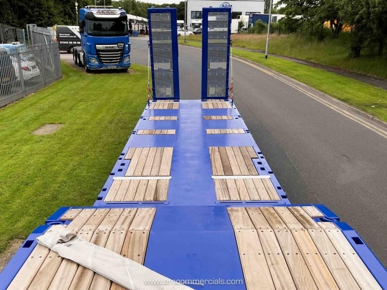 KASSBOHRER 3 AXLE EXTENDABLE LOW LOADER 52,800KG 