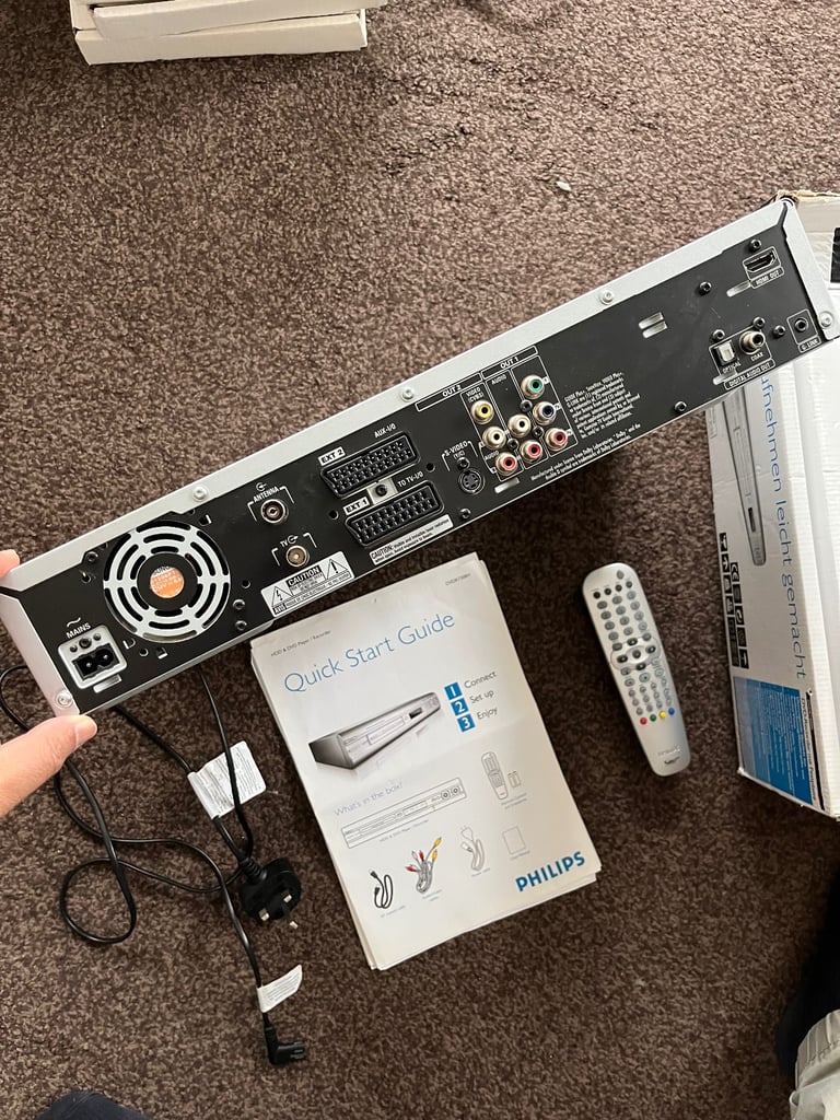 Philips DVDR7300H DVD Player/Recorder Region 3 - with manual, remote and box 