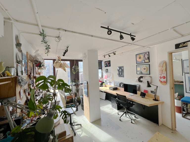 PRIVATE CREATIVE STUDIO OFFICE FOR 2-3 people - £1150 ALL-IN IN HACKNEY, BROADWAY MARKET