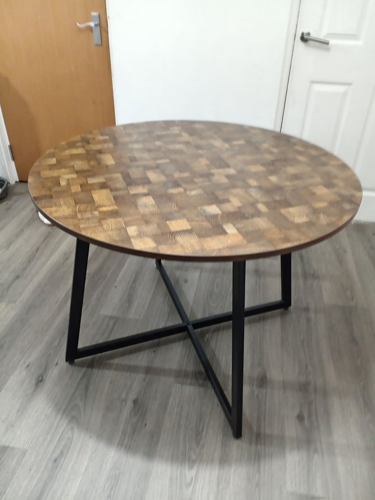 Round 4 seater dining table