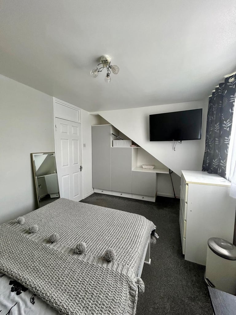 Double room for 1 person £700 pm-