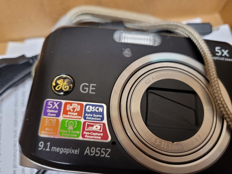 GE A955Z Digital Camera 