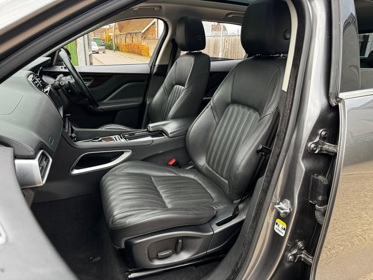 2017 Jaguar F-Pace 2.0d Portfolio 5dr Auto AWD ESTATE DIESEL Automatic