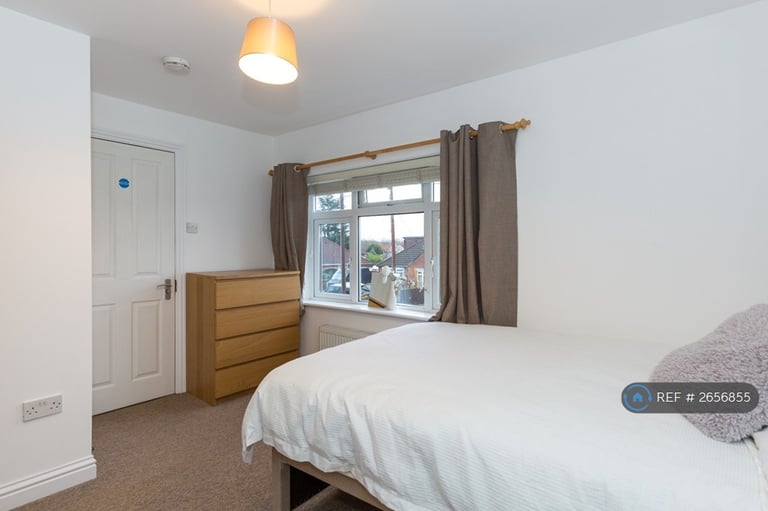 1 bedroom in Goffs Road, Ashford, TW15 (#2656855)