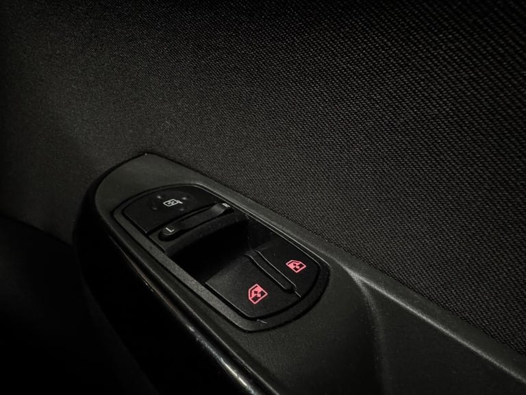 2015 Vauxhall Corsa 1.4 ecoFLEX Excite 3dr [AC] HATCHBACK PETROL Manual