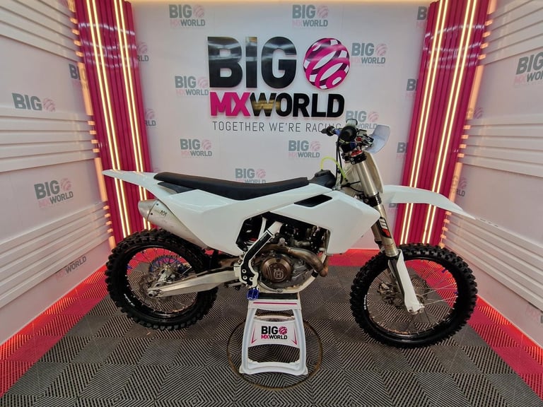 image for Husqvarna FC 450 2016 - Brand New Plastics, Chain & Sprockets