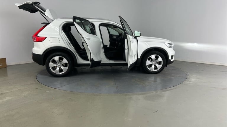 2020 Volvo XC40 T3 Momentum Automatic Estate Petrol Automatic