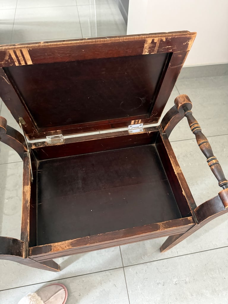 Piano Stool with storage