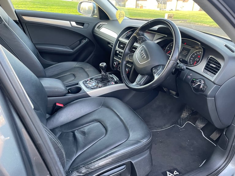 Audi, A4, Saloon, 2014, Manual,1968 (cc), 4 doors