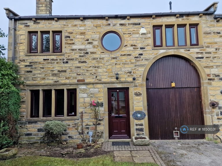 3 bedroom house in Fulstone Road, Huddersfield, HD4 (3 bed) (#1850031)