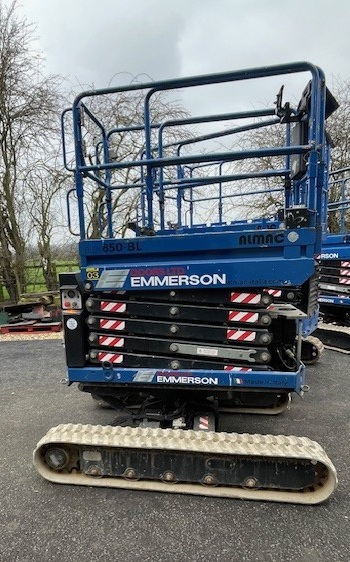 ALMAC TRACKED BI-LEVELLING CRAWLER SCISSOR LIFTS