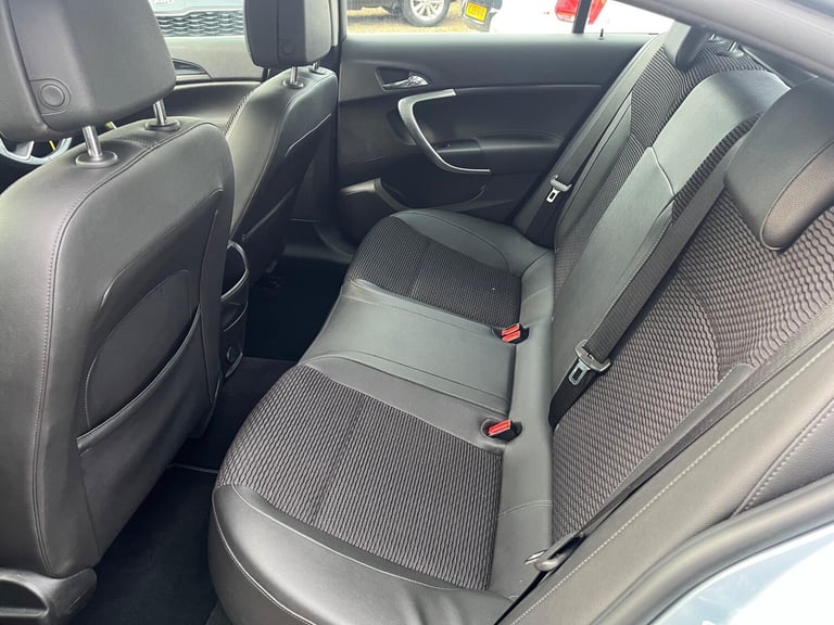 2015 Vauxhall Insignia 2.0 CDTi ecoFLEX Tech Line Euro 5 (s/s) 5dr HATCHBACK Diesel Manual