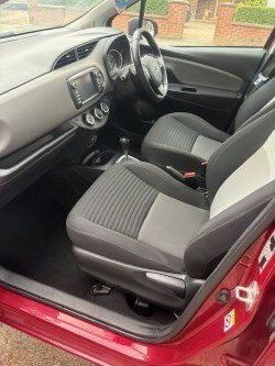 2018 Toyota Yaris 1.5 VVT-i Icon Tech Hatchback 5dr Petrol CVT Euro 6 (111 ps)