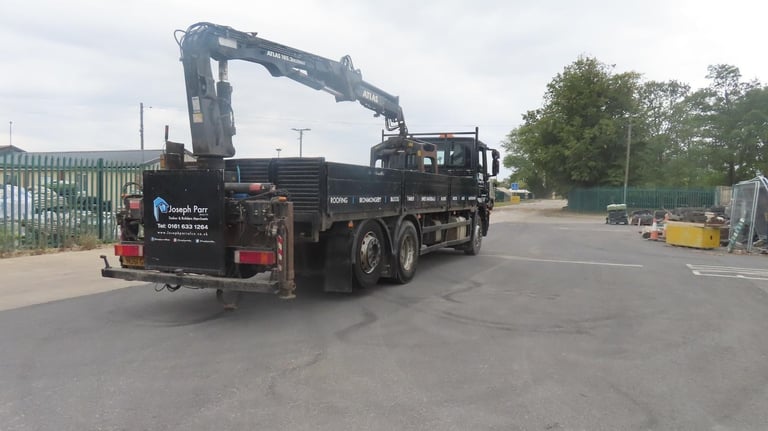 2011 Iveco Stralis 26.310 6x2 fitted with atlas 105.2 brick grab euro5