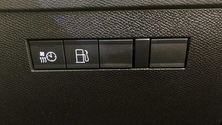 2023 Vauxhall Astra 54kWh Ultimate Hatchback 5dr Electric Auto (156 ps) Hatchback Electric Automatic