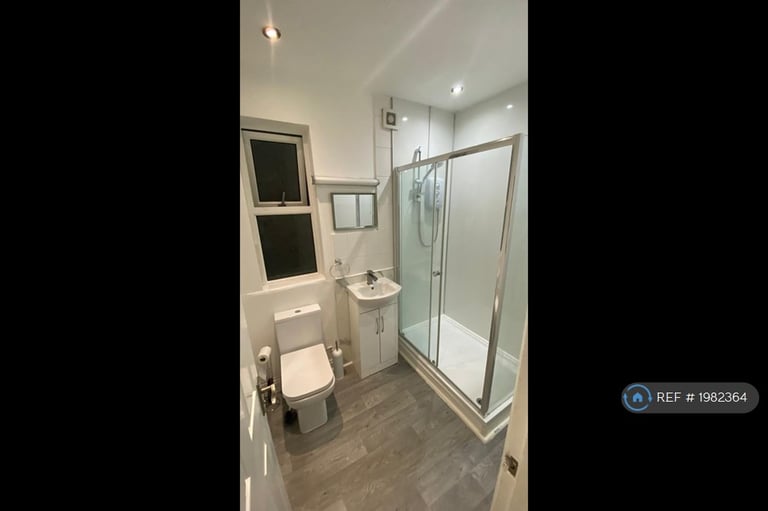1 bedroom in Victoria Road, Northampton, NN1 (#1982364)