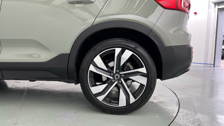 2025 Volvo XC40 Ultra, B4 Mild hybrid, Petrol, Dark Estate Petrol Automatic