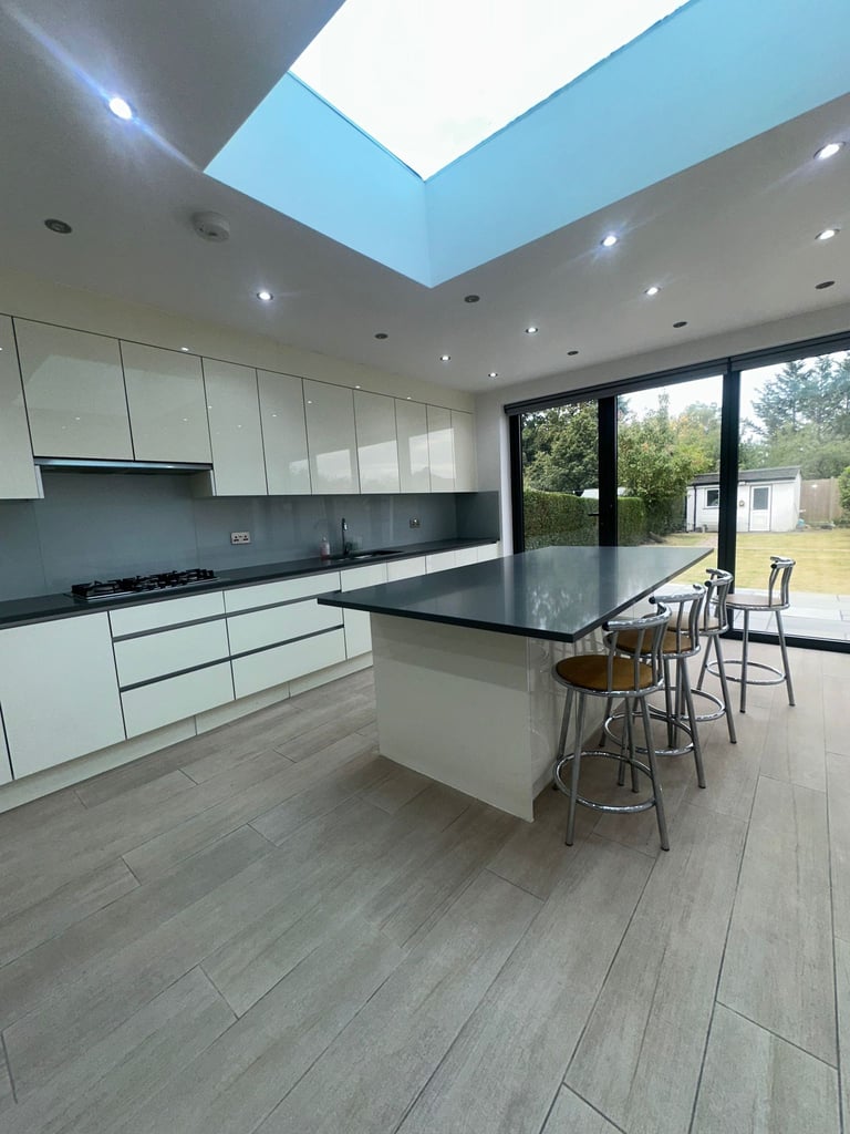 5 bedroom house in Branksome Way, Harrow, HA3