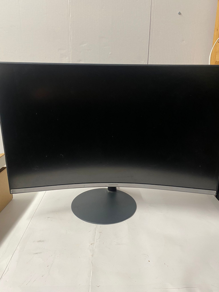 24 Curved Business Monitor with Viewing Comfort C24F396FHU