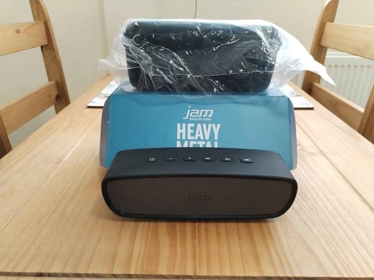 Jam heavy metal Bluetooth speaker new, new case as well very good reviews