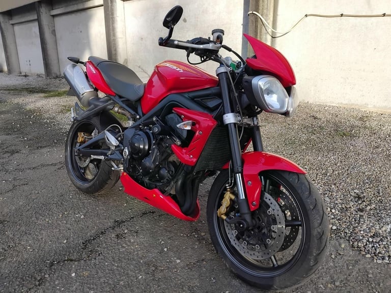 2012 12 TRIUMPH STREET TRIPLE R RED NAKED 675 STREET FIGHTER NEW MOT