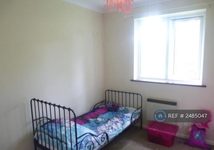2 bedroom flat in Nursery Gardens, Chandler's Ford, Eastleigh, SO53 (2 bed) (#2485047)