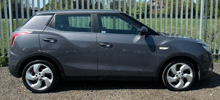 image for 2015 Ssangyong Tivoli 1.6 EX PETROL 2015/15 ULEZ FULLY LOADED HATCHBACK Petrol Manual