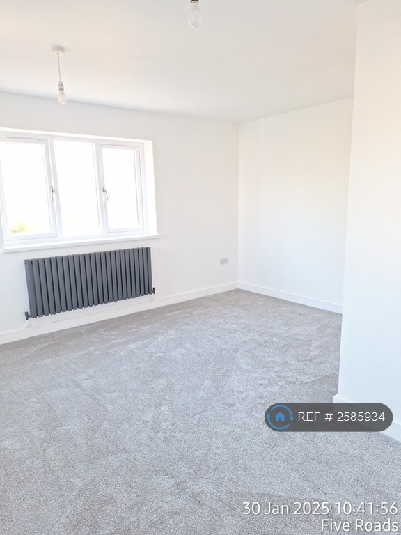 4 bedroom house in Llys Bryn Gwyrdd, Llanelli, SA15 (4 bed) (#2585934)
