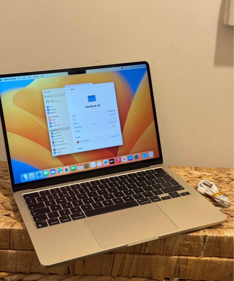 image for Apple MacBook Air M2 13.6 inch 256GB