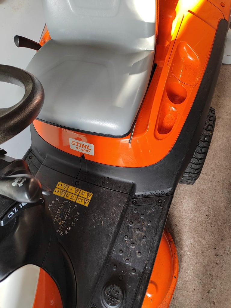 Sthil lawnmower 