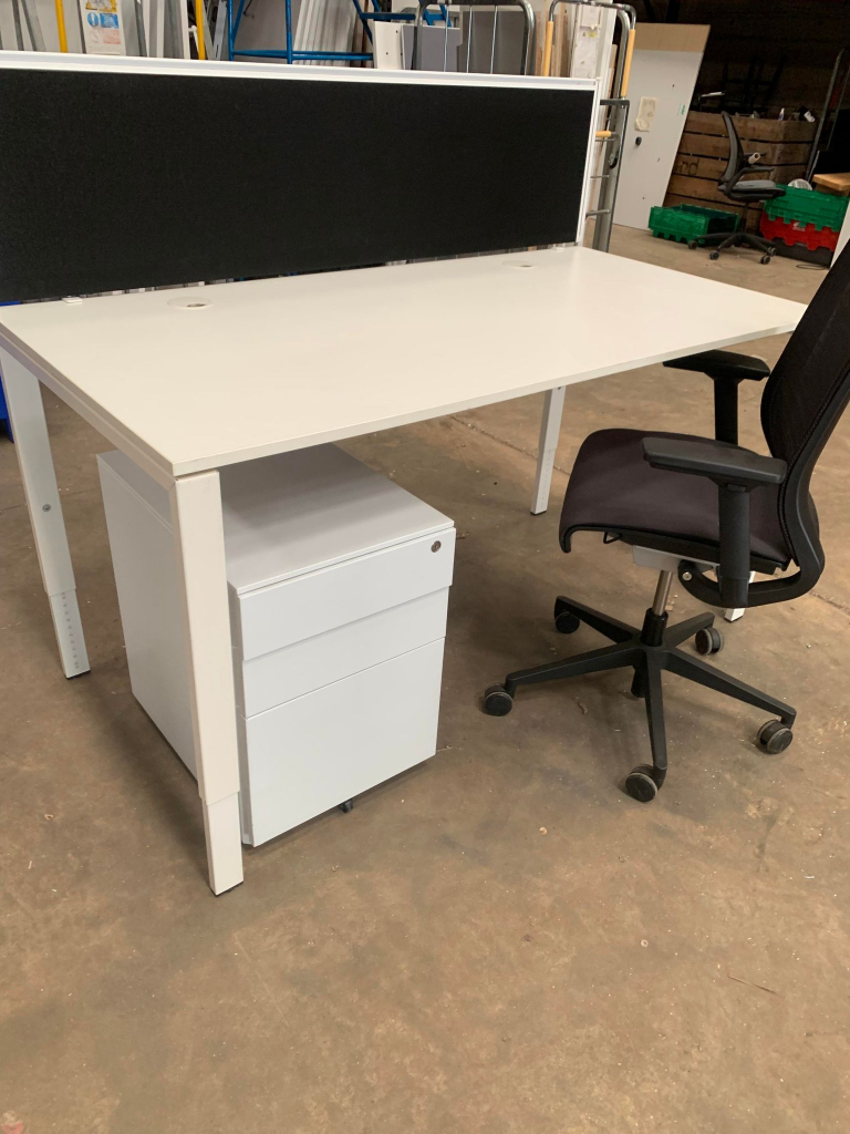 Office desk 