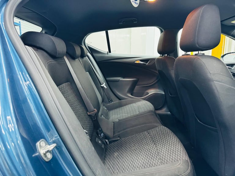 2016 Vauxhall Astra 1.6 CDTi BlueInjection SRi Nav Euro 6 (s/s) 5dr HATCHBACK Diesel Manual