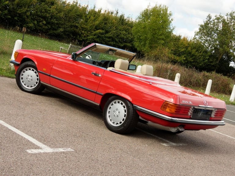 1988 Mercedes-Benz SL 3l 2d  AUTO  188 BHP Convertible Petrol Automatic