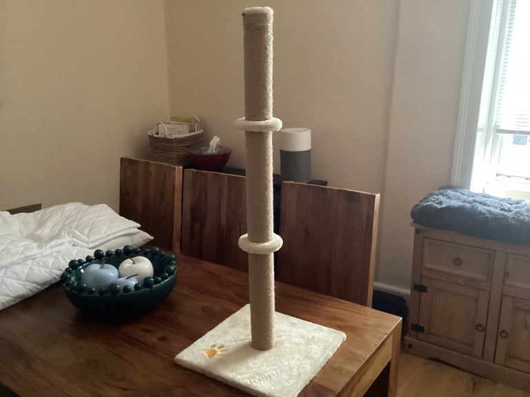 Cat Scratching post extra large NEW 90cms