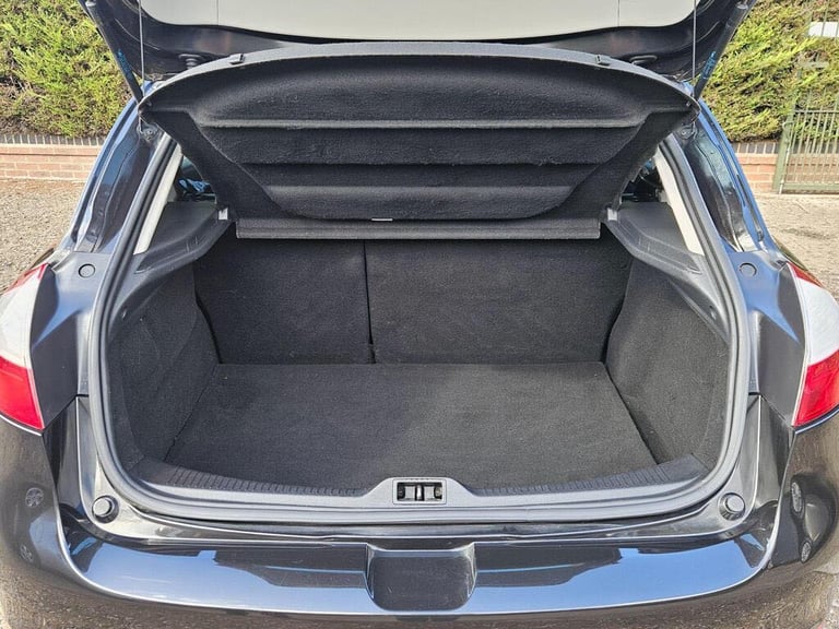 Renault, MEGANE, Hatchback, 2011, Manual, 1461 (cc), 5 doors