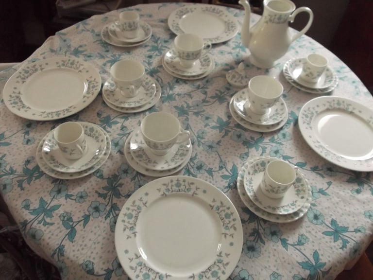 Dinner Service Plates Side Plates Cup Saucers Bone China