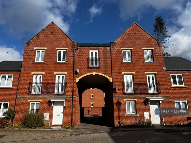 image for 5 bedroom house in Fleming Way, St Leonard's Exeter, EX2 (5 bed) (#2667892)