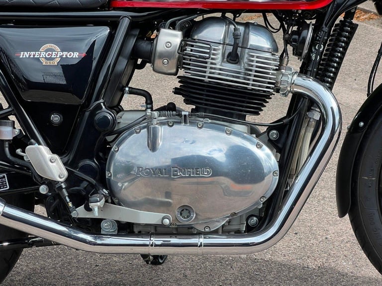 2023 ROYAL ENFIELD INTERCEPTOR 650 CHROME/RED LOW MILEAGE